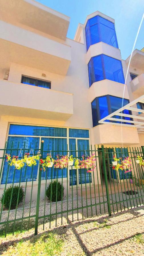 Vila Vera Durrës 외부 사진